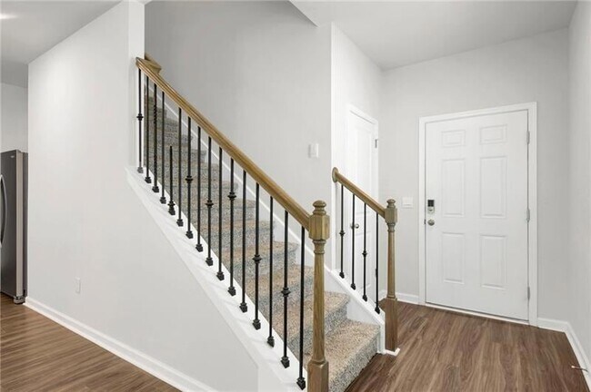Building Photo - 334 Wells Cir
