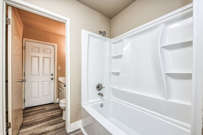 Building Photo - 5780 N 8th St