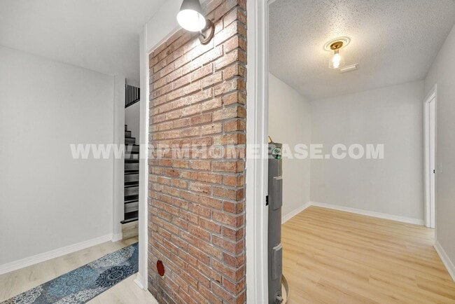 Building Photo - Fully Renovated 5-Bedroom Home with Modern...