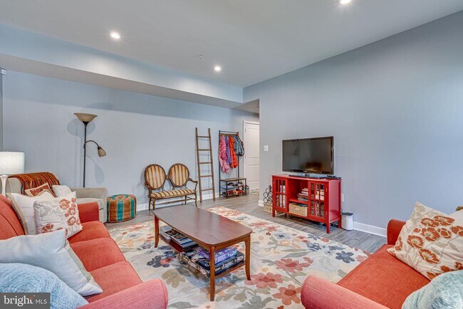 Building Photo - 2705 Evansgreen Dr