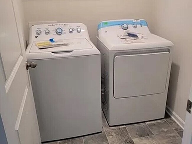 Building Photo - Be the First to Live in This Stunning Brand New Home!