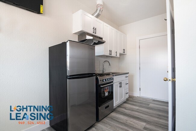 Building Photo - 443 E 27th St