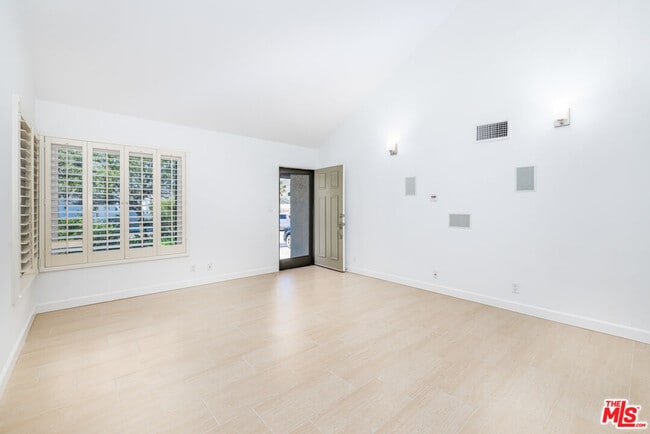 Building Photo - 29202 Heathercliff Rd