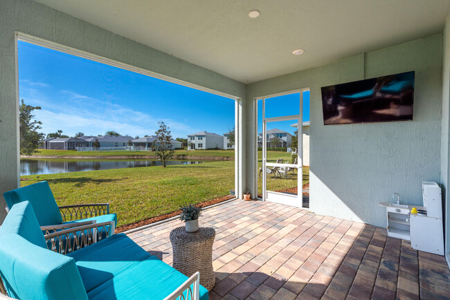 Building Photo - 10586 SW Captiva Dr