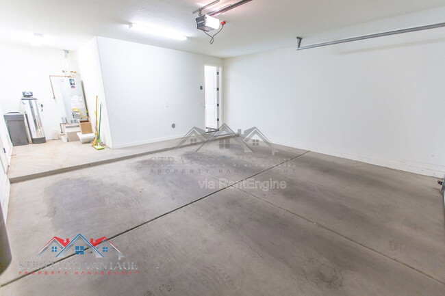 Building Photo - 959 W Zion Pl