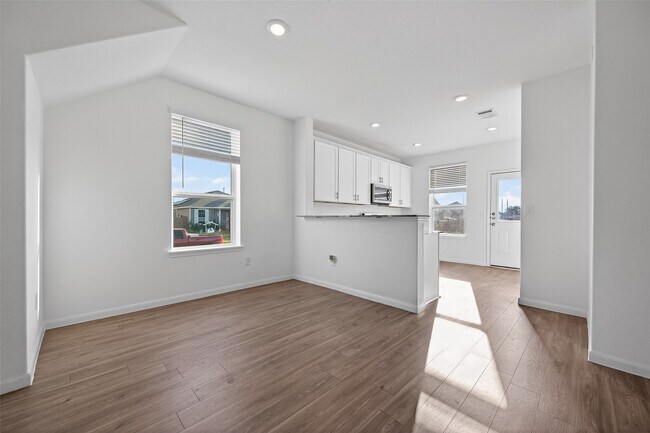 Building Photo - 17803 Pumpkin Vine Dr