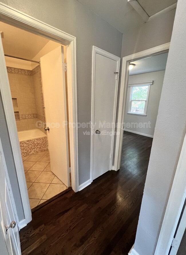Building Photo - 1235 S Patton Ct