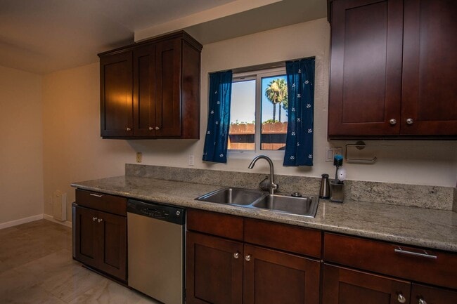 Building Photo - Cozy 2BD/2BA in Carlsbad Village