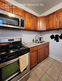 Building Photo - 1356 W Devon-1356-3E