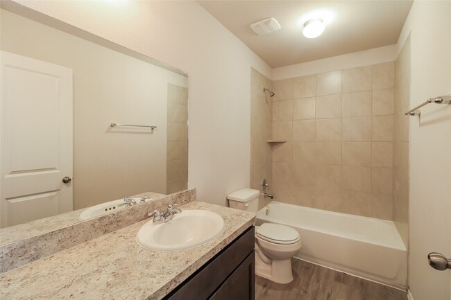 Building Photo - 2417 Carp Dr