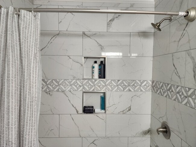 Building Photo - 1215 Trotwood Ave