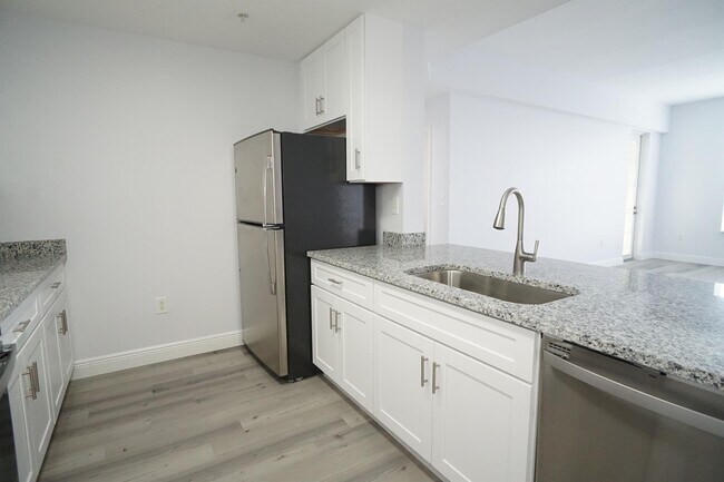 Building Photo - 1200 Town Center Dr