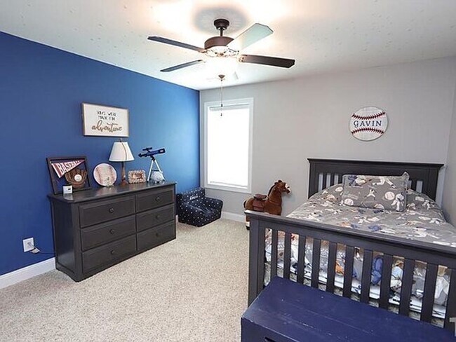 Building Photo - Great home in desirable neighborhood! Washer/Dryer Included!