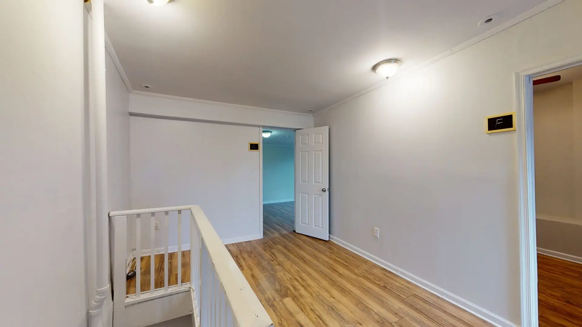 Top Floor Private Landing/Study - 439 Park Rd NW