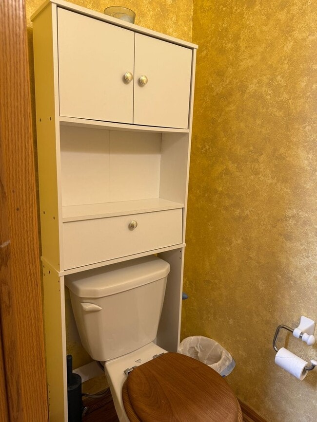 Building Photo - Charming 2BR Townhome in Desirable Cliff Lake Community