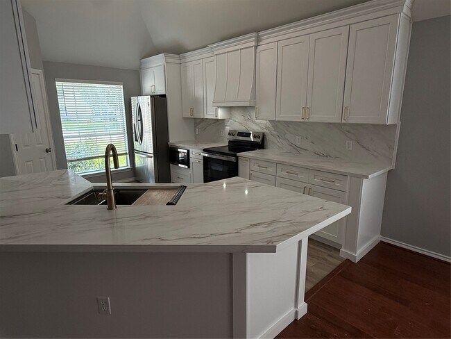 Building Photo - 11831 Rainbow Bridge Ln