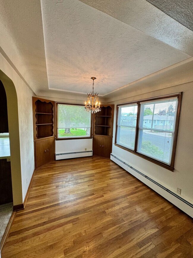 Building Photo - South Hill Cozy 3 bed 2 bath