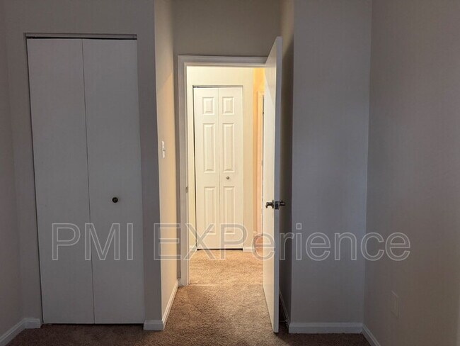 Building Photo - 709 St Michaels Dr