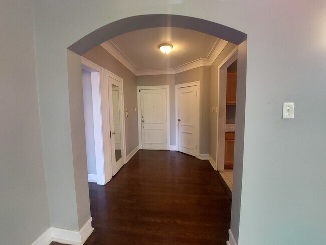 Building Photo - 3104 W 64th St