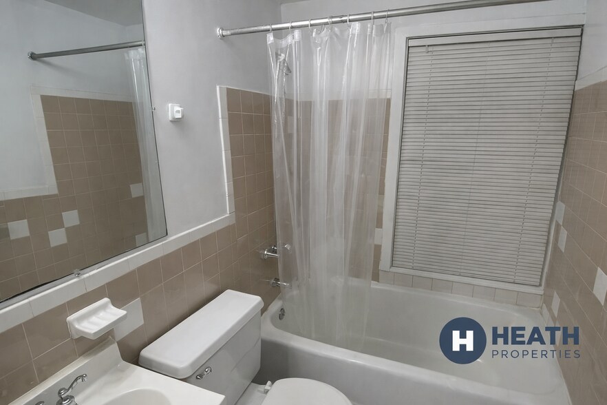 Building Photo - 28 S Huntington Ave