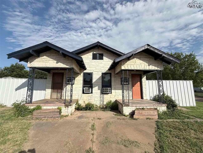 Primary Photo - 614 Sunset Dr