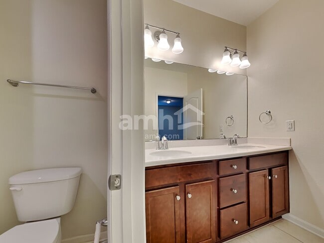 Building Photo - 16176 Magnolia Grove Way