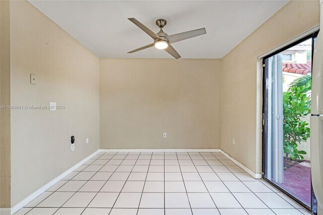 Building Photo - 3208 San Remo Cir