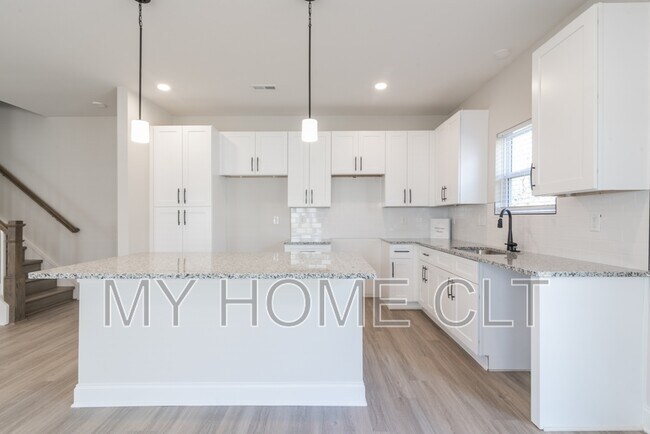 Building Photo - 3636 Trull St