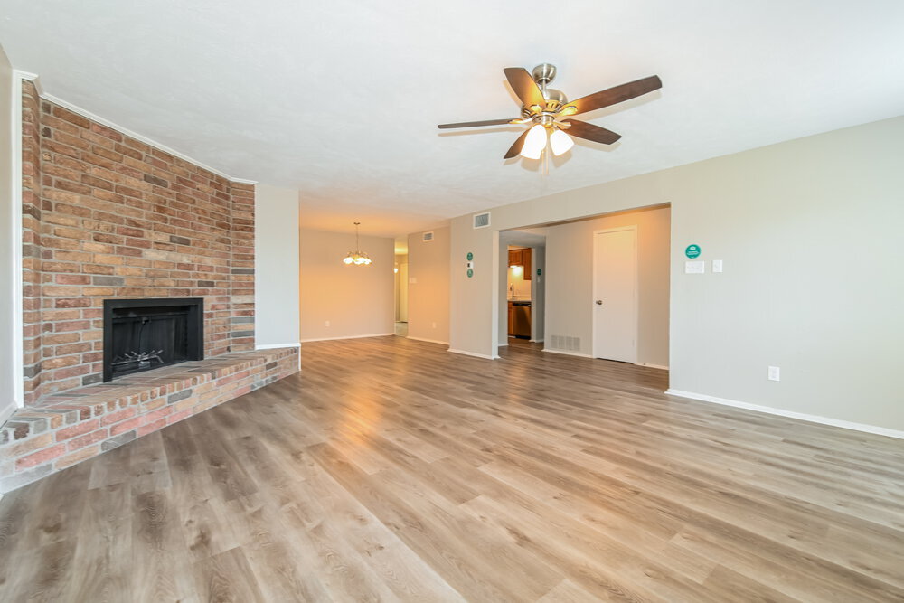 Building Photo - 1301 Southridge Dr