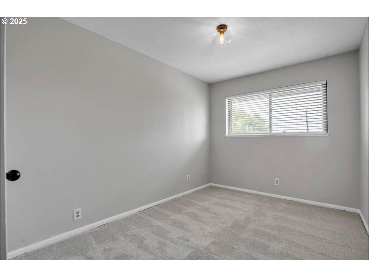 bedroom 2- upper - 8325 SW Terwilliger Blvd