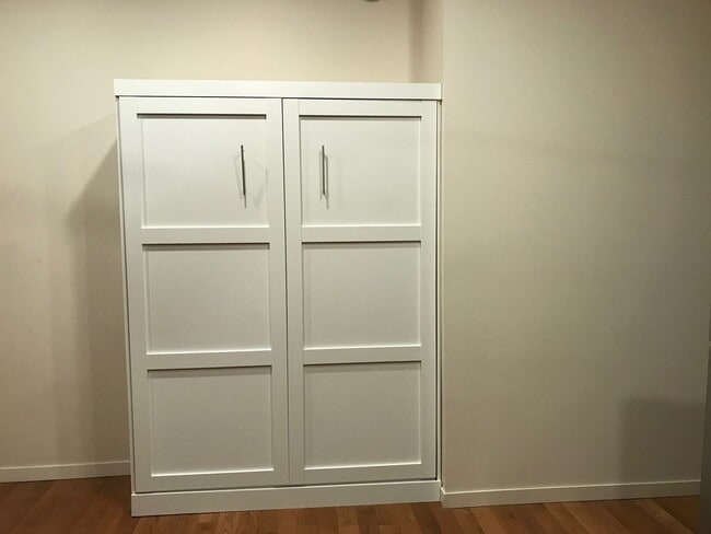 Building Photo - 26 E 14th St