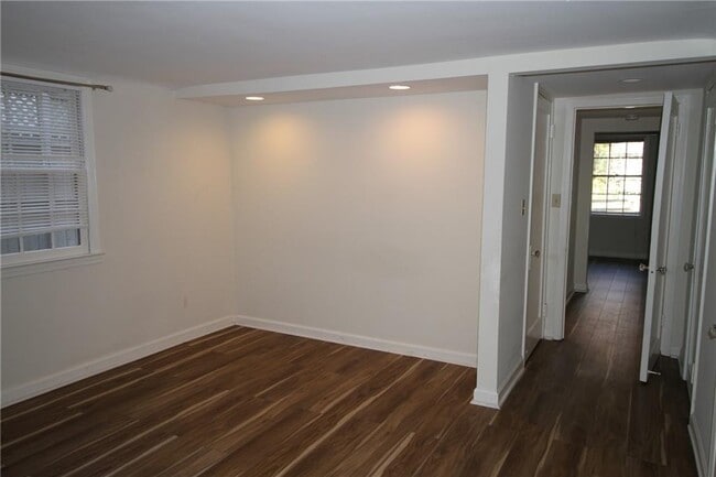 Building Photo - 2054 E Roxboro Rd NE