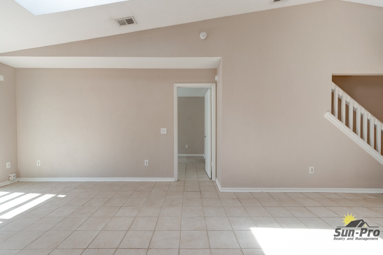Building Photo - 1126 Hermitage Ct