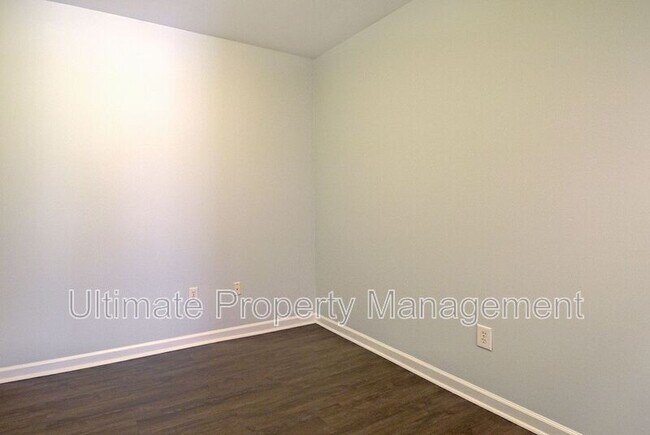 Building Photo - 5746 Marguerite Dr