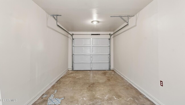 Building Photo - 513 Gilmore Way