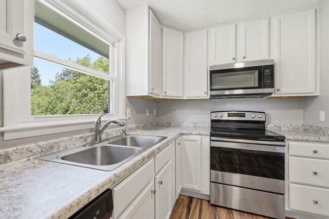 Building Photo - 5914 Ormskirk Dr