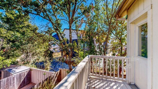 Building Photo - 1220 Hidden Creek Pl