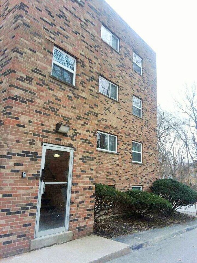 Building Photo - Hack 14