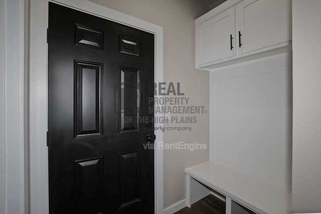 Building Photo - 4720 Clive Ave