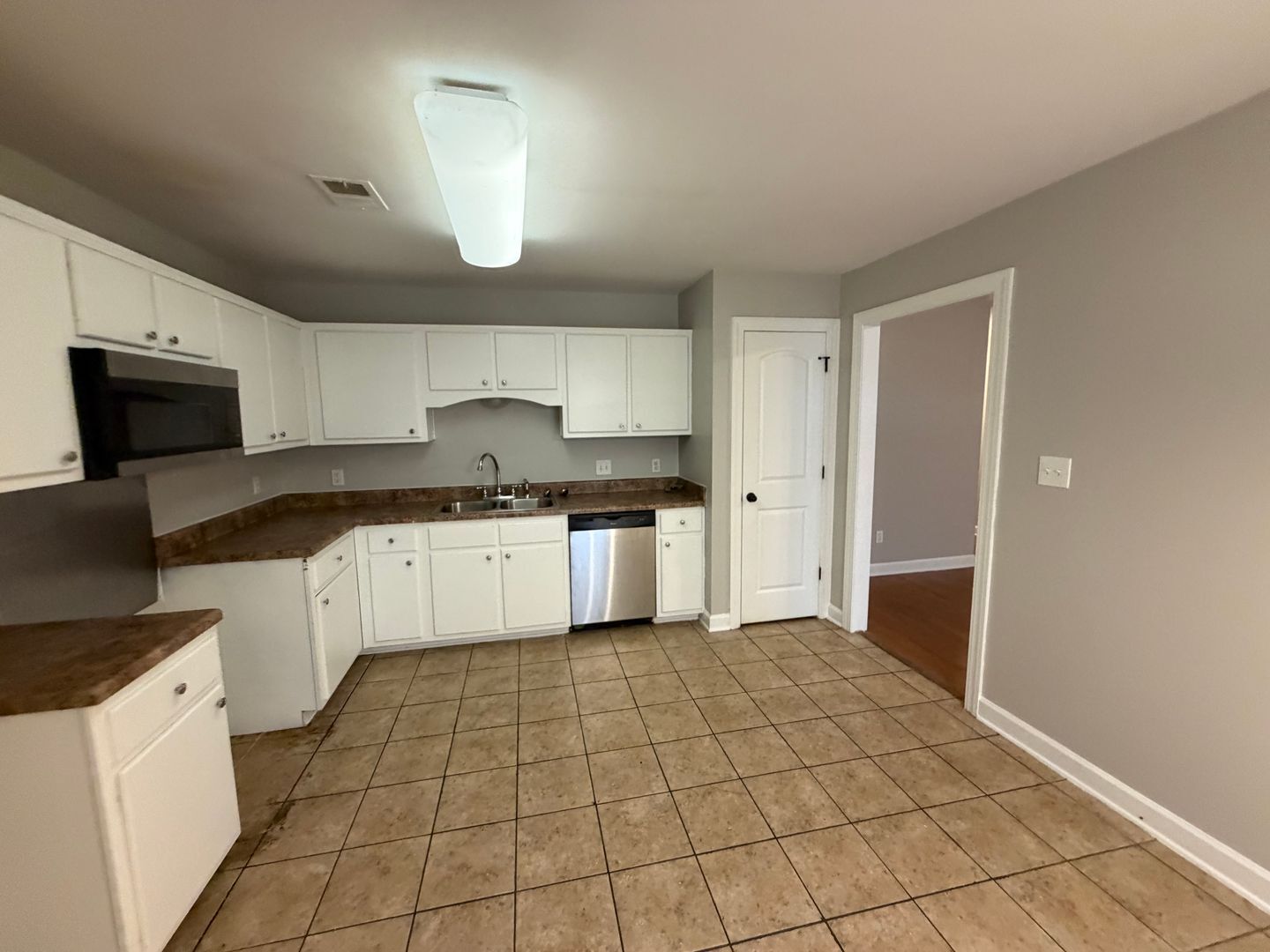 Building Photo - 8898 Rasco Hills Cove