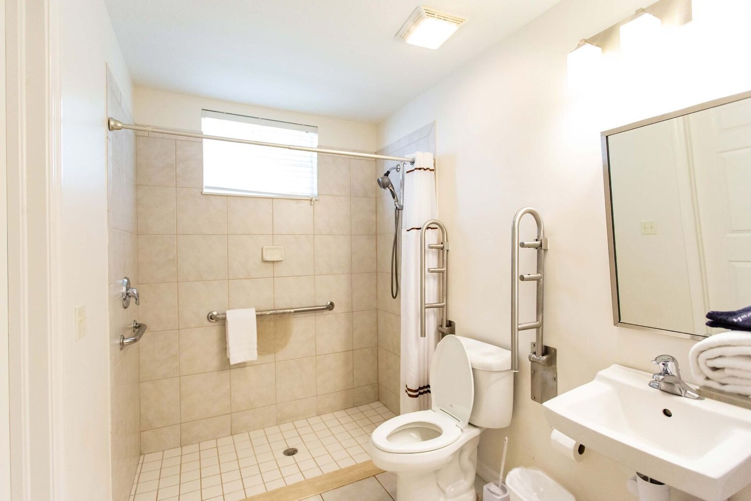 Building Photo - 8006 Lely Resort Blvd