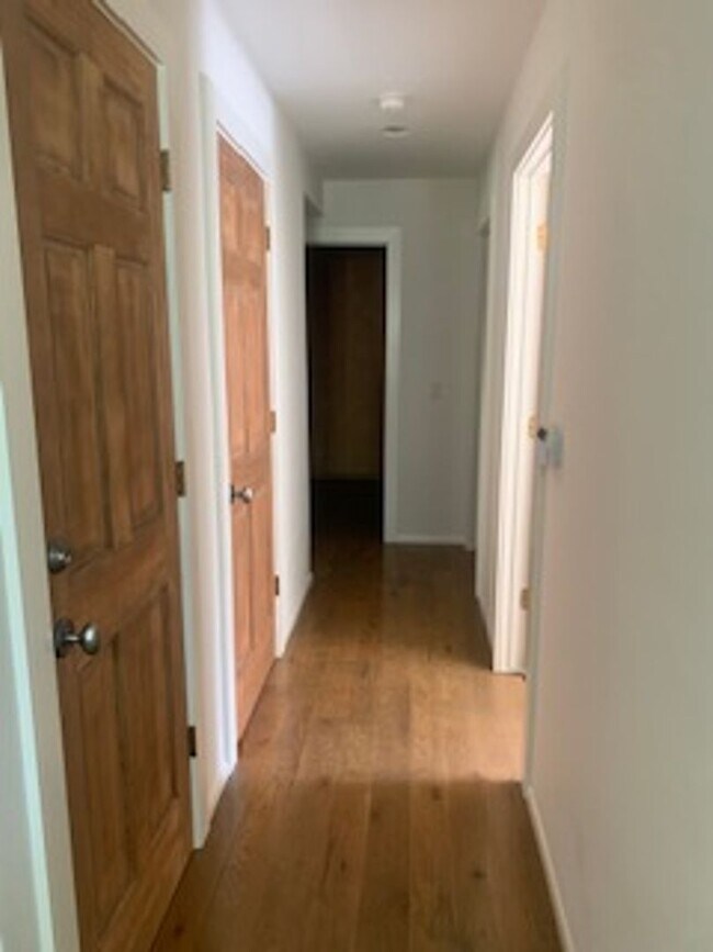 Building Photo - Beautiful 4 Bedroom 2.5 Bath home in Sun Valley