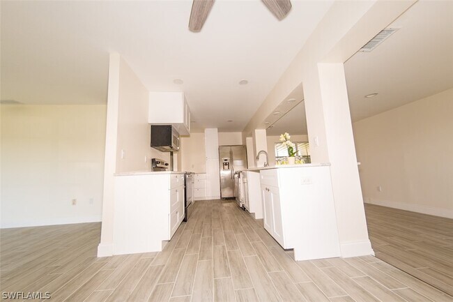 Building Photo - 4330 Deleon St