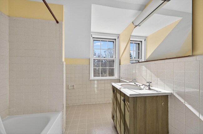 Building Photo - 333 Park Ave