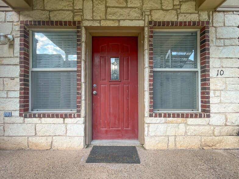 Building Photo - 1401 Bagby Ave