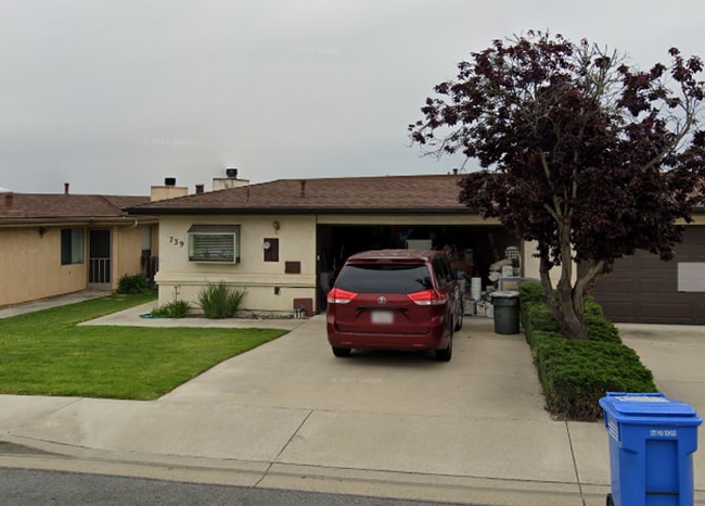 Primary Photo - 739 Vista Pacifica Cir