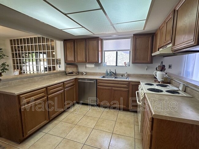 Building Photo - 26001 S Beech Creek Dr
