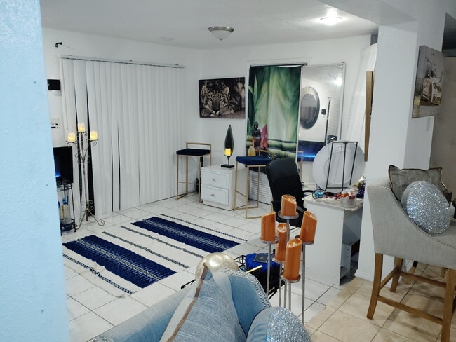 Building Photo - 704 E 121st Ave