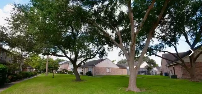 Walkway - 6432 Bankside Dr