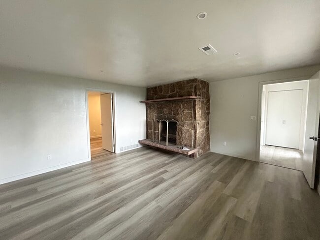 Building Photo - 46 Brook Cir
